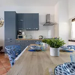 Apartment Golden Tree - Castelletto Ticino - Private Garage - Wifi Castelletto sopra Ticino
