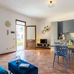 Golden Tree - Castelletto Ticino - Private Garage - Wifi Castelletto sopra Ticino