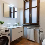 Apartment Golden Tree - Castelletto Ticino - Private Garage - Wifi Castelletto sopra Ticino