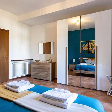 Apartament Golden Tree - Castelletto Ticino - Private Garage - Wifi Castelletto sopra Ticino