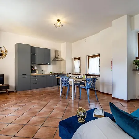 Golden Tree - Castelletto Ticino - Private Garage - Wifi - By Guestaly *