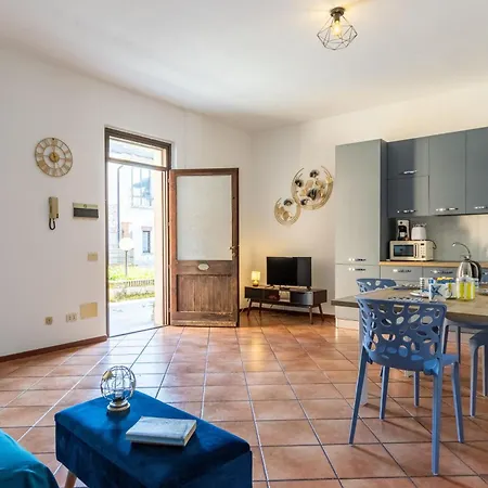 Golden Tree - Castelletto Ticino - Private Garage - Wifi - By Guestaly 卡斯特尔图-苏帕提茨诺