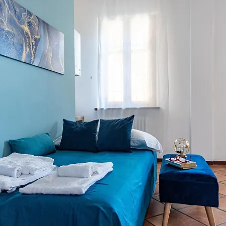 Golden Tree - Castelletto Ticino - Private Garage - Wifi Apartament *