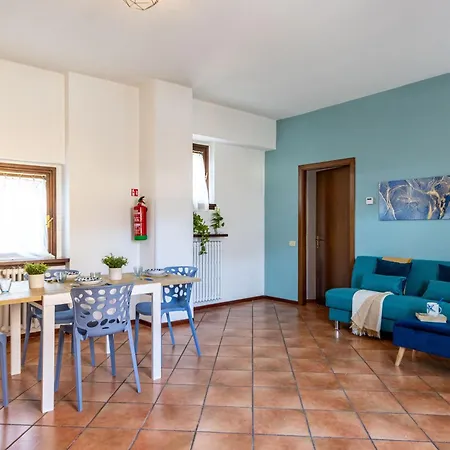 Golden Tree - Castelletto Ticino - Private Garage - Wifi - By Guestaly 卡斯特尔图-苏帕提茨诺