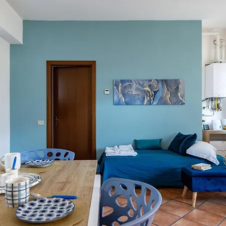 Golden Tree - Castelletto Ticino - Private Garage - Wifi - By Guestaly 卡斯特尔图-苏帕提茨诺
