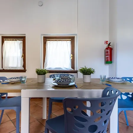 Golden Tree - Castelletto Ticino - Private Garage - Wifi Apartament *