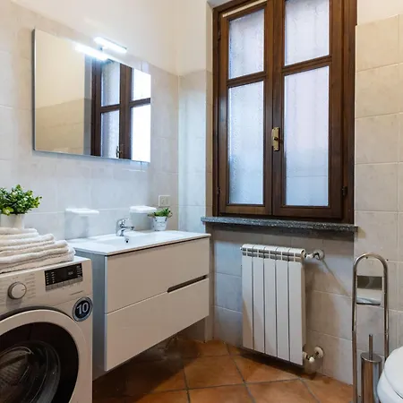 Apartment Golden Tree - Castelletto Ticino - Private Garage - Wifi Castelletto sopra Ticino