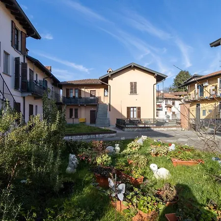 Golden Tree - Castelletto Ticino - Private Garage - Wifi * كاستيلّيتّو سوبرا تي