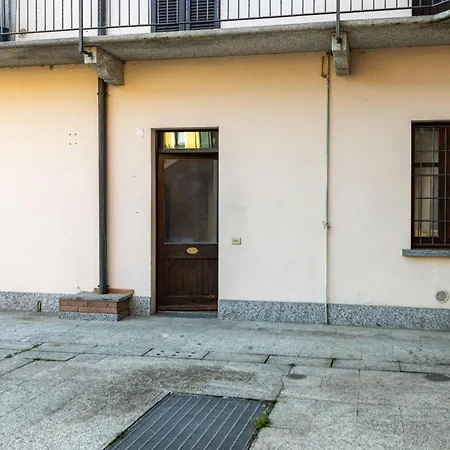 Golden Tree - Castelletto Ticino - Private Garage - Wifi * كاستيلّيتّو سوبرا تي